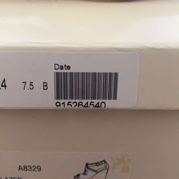 COACH heels New in Box - Picture 6 of 7